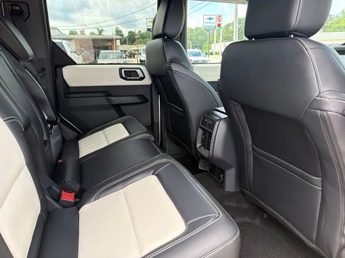 New 2026 Ford Bronco Outer Banks w/ Sasquatch Package AWD/4WD image 16
