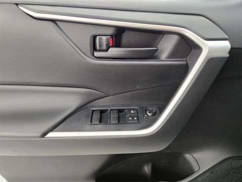 Used 2020 Toyota RAV4 LE image 54