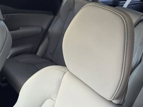 Used 2025 Volvo XC90 T8 Ultra w/ Protection Package Premier image 14