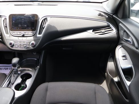 Used 2024 Chevrolet Malibu LT FWD image 16