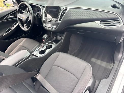 Used 2024 Chevrolet Malibu RS FWD image 29