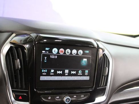 Used 2018 Chevrolet Traverse LT w/ LPO, Floor Liner Package FWD image 18