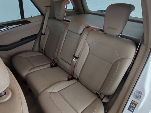 Used 2014 Mercedes-Benz ML 350 4MATIC image 32