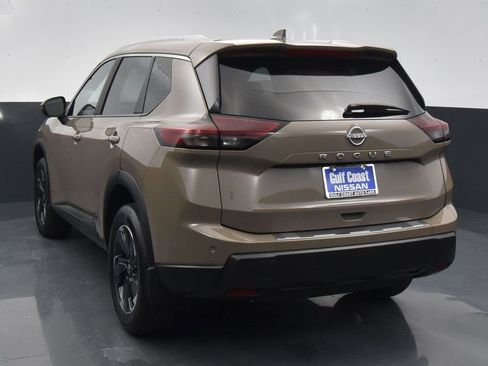 Certified 2025 Nissan Rogue SV w/ SV Premium Package image 4