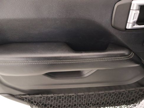 Used 2018 Jeep Wrangler Unlimited Sahara AWD/4WD image 16
