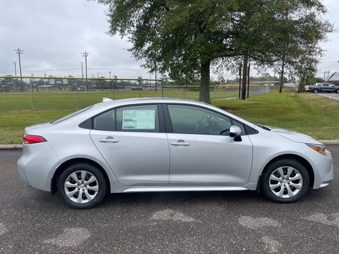 New 2026 Toyota Corolla LE image 8