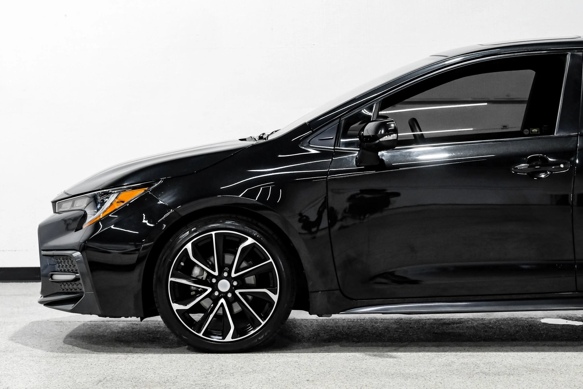 Used 2020 Toyota Corolla XSE FWD image 10