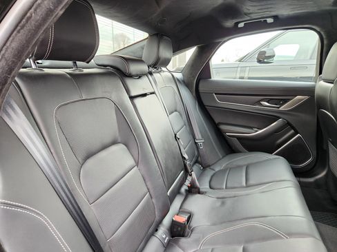 Used 2022 Jaguar XF R-Dynamic SE image 15