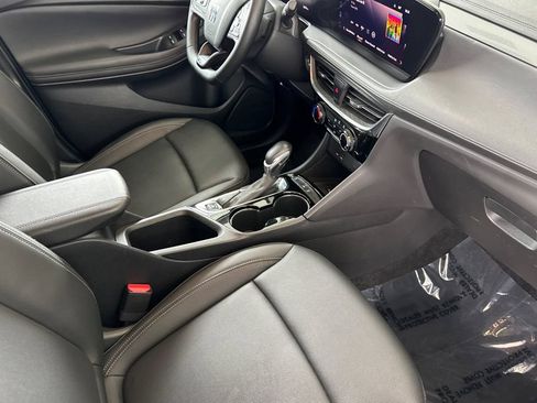 Used 2024 Buick Encore GX Sport Touring w/ Advanced Technology Package FWD image 18