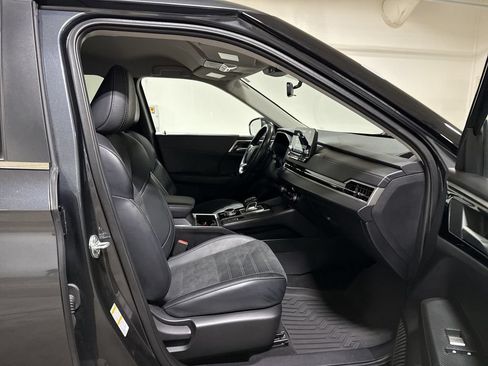 Used 2024 Mitsubishi Outlander SE FWD image 22