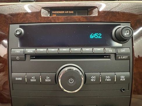 Used 2011 Chevrolet Impala LS FWD image 17