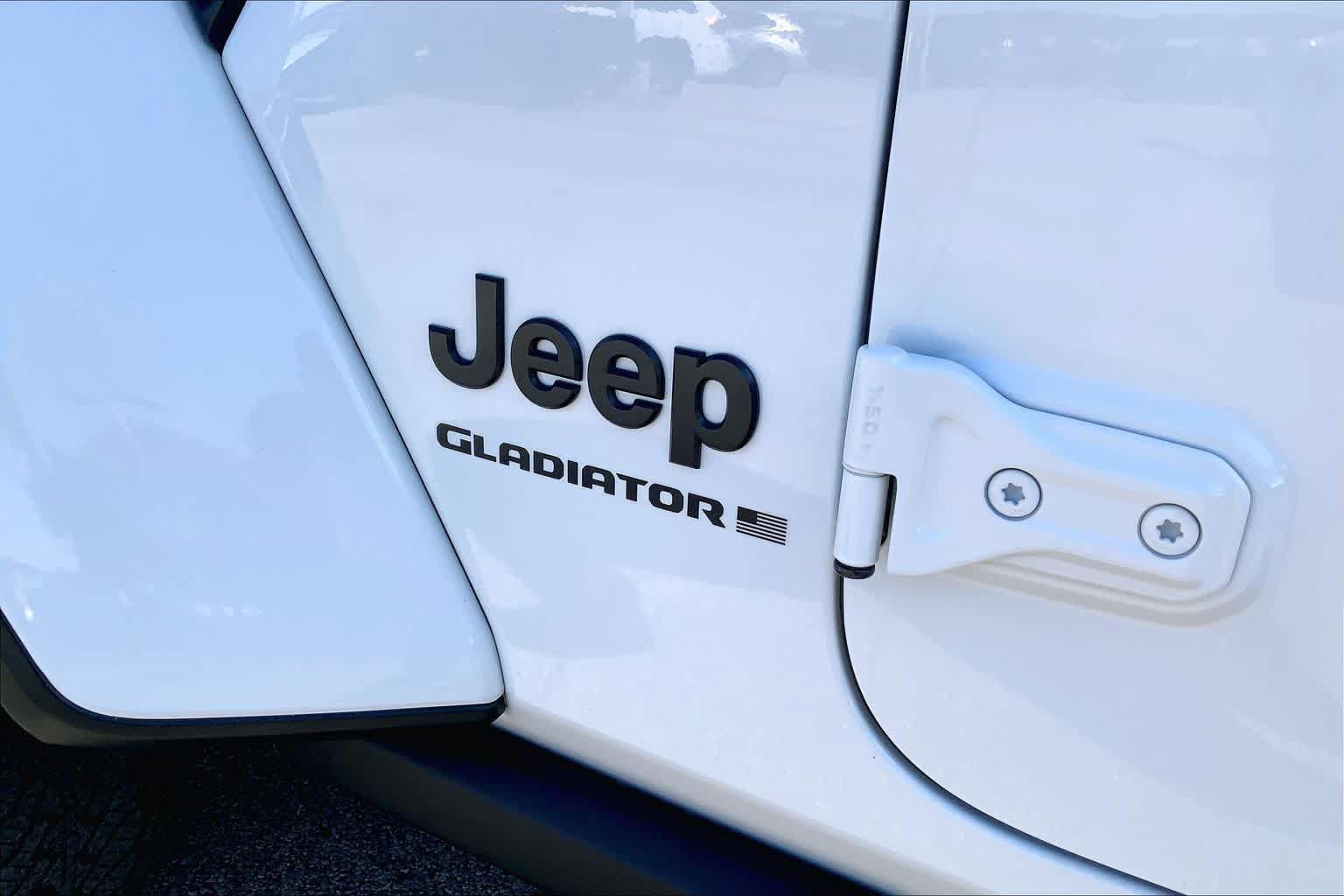 Used 2025 Jeep Gladiator Sport AWD/4WD image 10