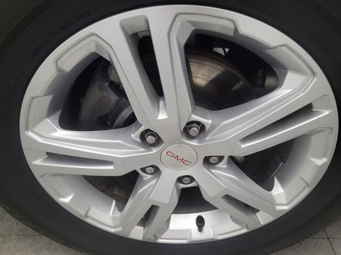 Used 2020 GMC Terrain SLE image 31