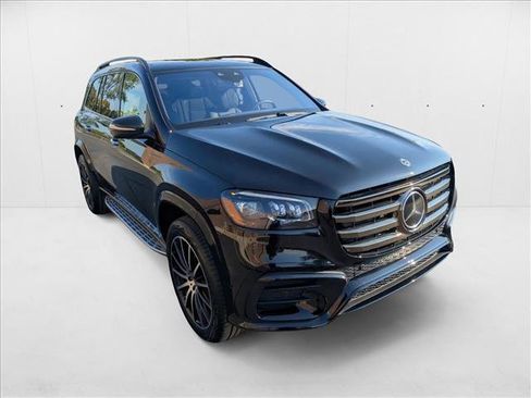 New 2026 Mercedes-Benz GLS 580 4MATIC image 3
