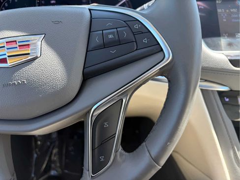 Used 2019 Cadillac XT5 Luxury AWD/4WD image 16