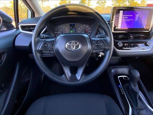 Certified 2025 Toyota Corolla LE image 5