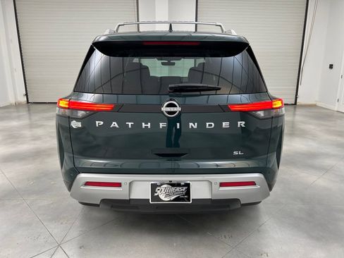 Used 2025 Nissan Pathfinder SL FWD image 6