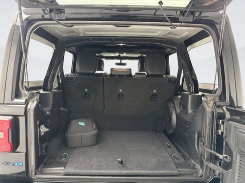 Used 2021 Jeep Wrangler Unlimited Sahara image 20