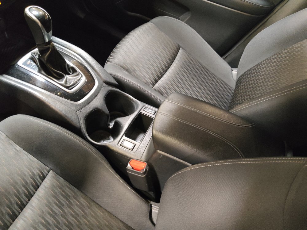 Used 2019 Nissan Rogue SV FWD image 26