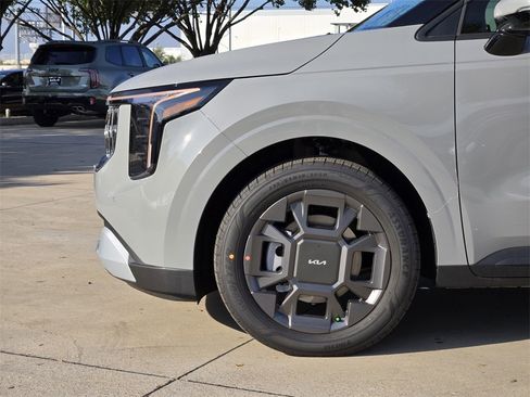 New 2026 Kia Carnival EX image 5