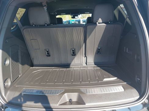 Used 2025 GMC Yukon AT4 image 14