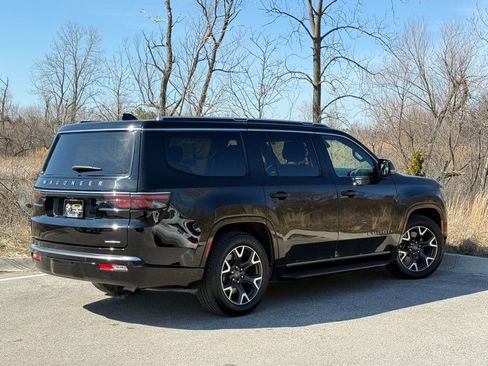 Used 2024 Jeep Wagoneer Series III image 6