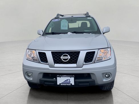 Used 2019 Nissan Frontier PRO-4X image 2