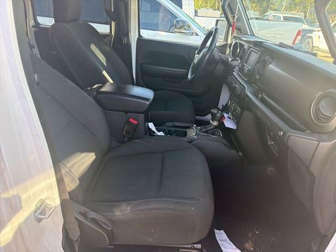 Used 2019 Jeep Wrangler Unlimited Sport S AWD/4WD image 13