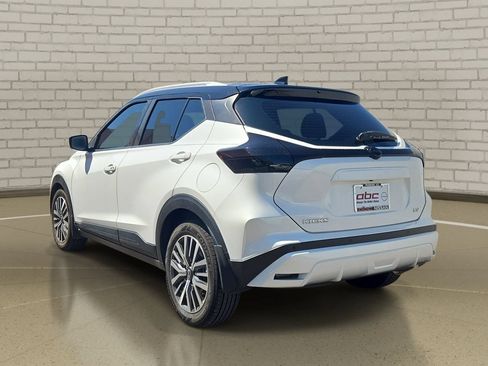 Used 2023 Nissan Kicks SV FWD image 6