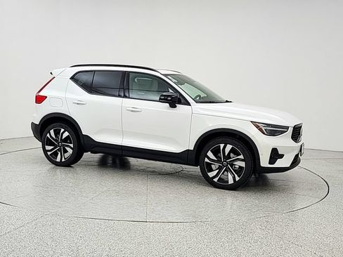 New 2026 Volvo XC60 B5 Ultra w/ Climate Package AWD/4WD image 3