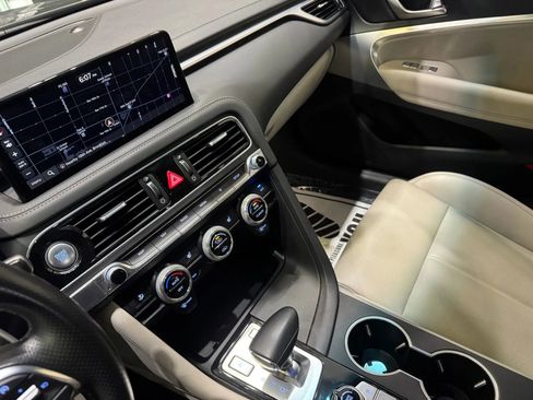 Used 2023 Genesis G70 2.0T image 17