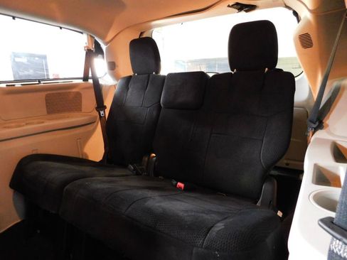 Used 2013 Dodge Grand Caravan SXT FWD image 10