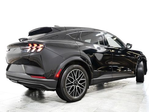 Certified 2025 Ford Mustang Mach-E Premium AWD/4WD image 5