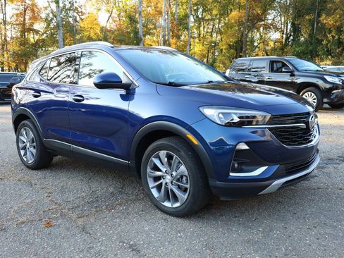 Used 2023 Buick Encore GX Essence w/ Experience Buick Package image 7