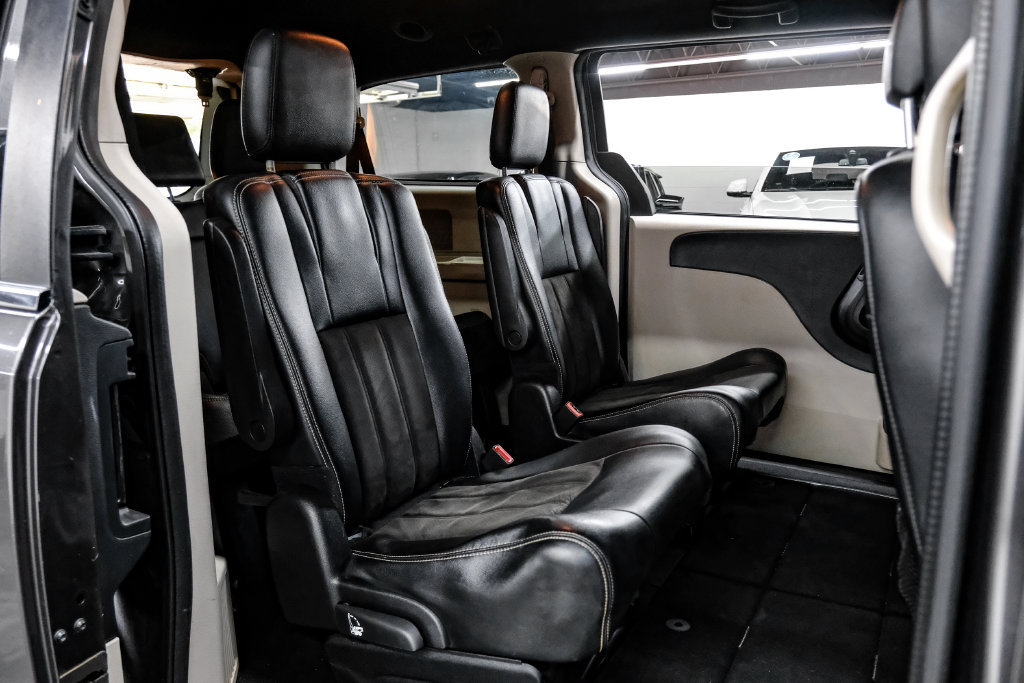 Used 2019 Dodge Grand Caravan SXT FWD image 39