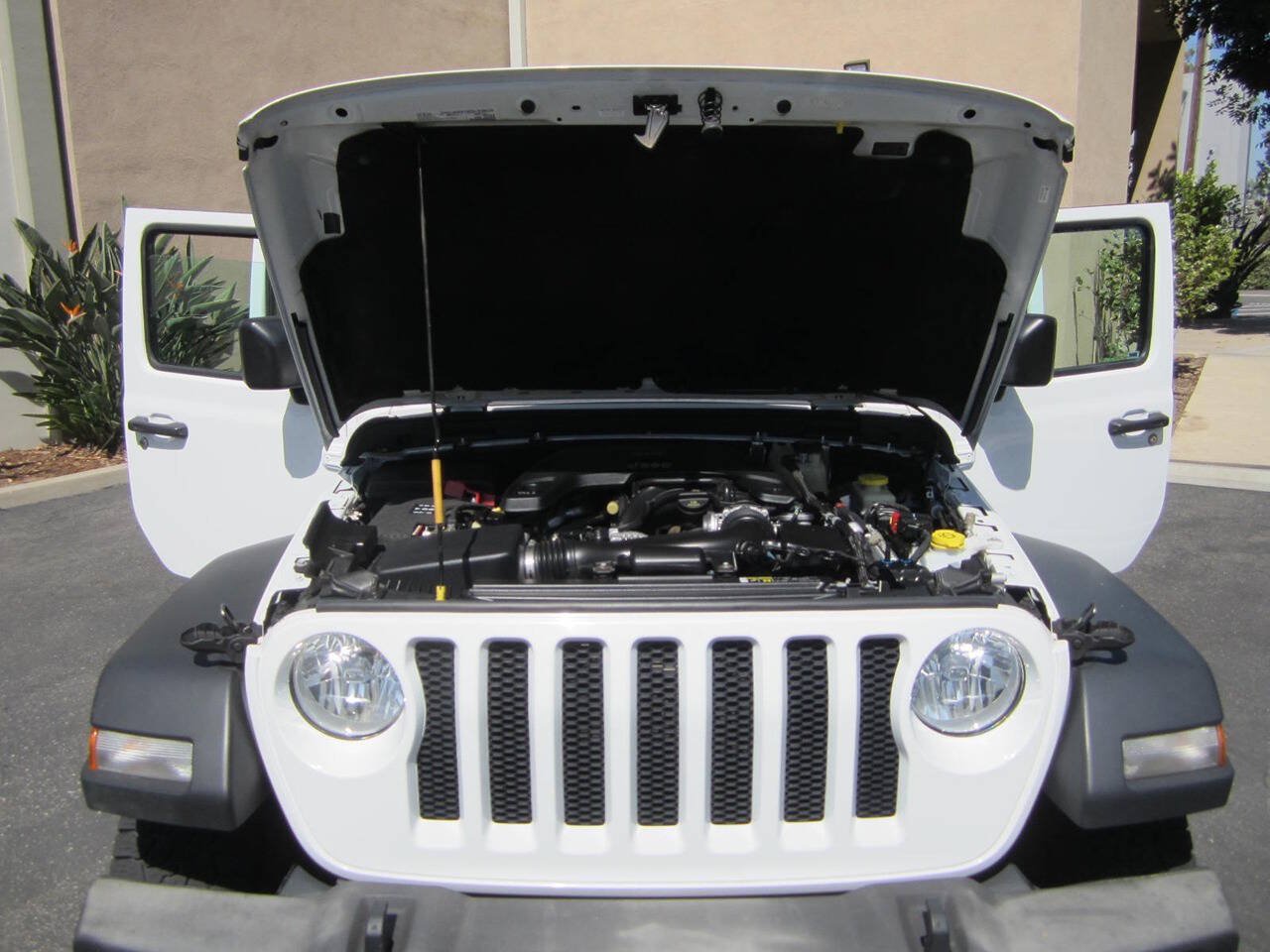 Used 2018 Jeep Wrangler Unlimited Sport S AWD/4WD image 14