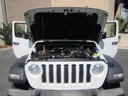 Used 2018 Jeep Wrangler Unlimited Sport S AWD/4WD image 14