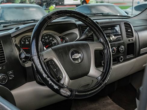 Used 2008 Chevrolet Silverado 2500 LT w/ Suspension Package, Off-Road image 15