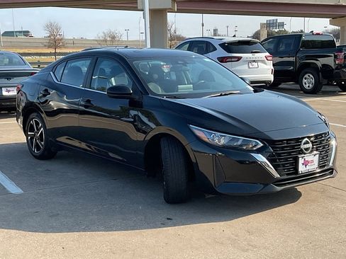 Used 2024 Nissan Sentra SV image 4