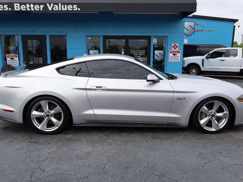 Used 2018 Ford Mustang GT Premium RWD image 5