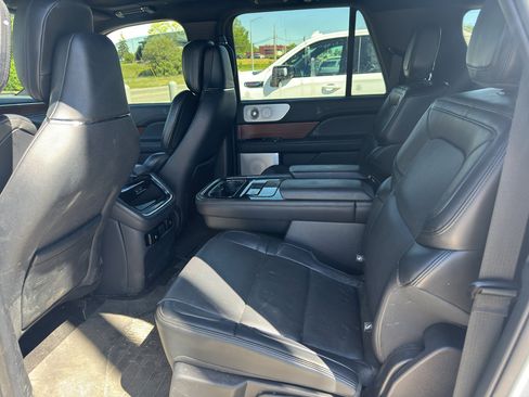 Used 2024 Lincoln Navigator L Reserve AWD/4WD image 5