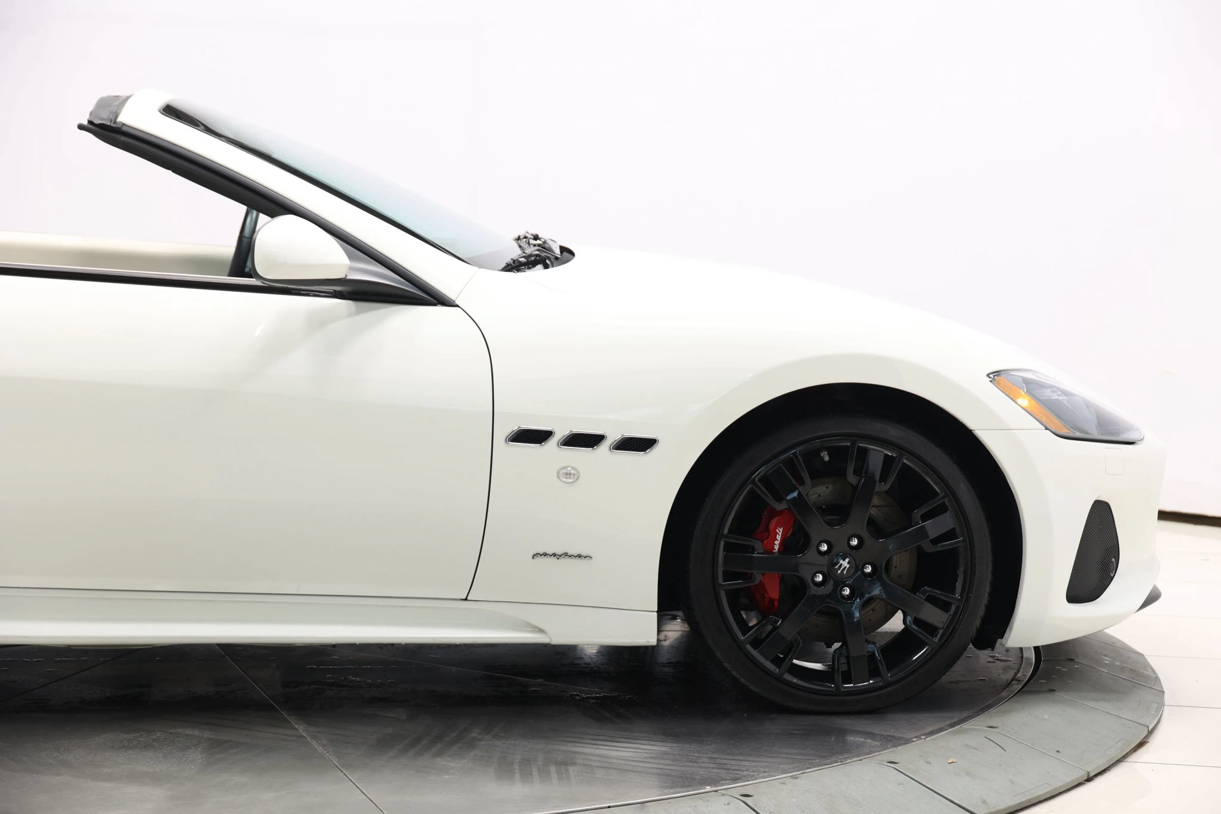 Used 2018 Maserati GranTurismo Sport RWD image 64