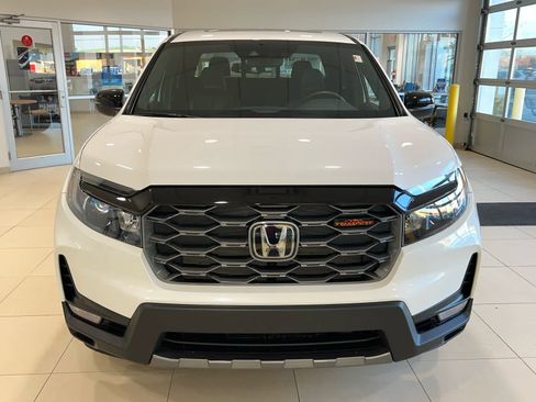 Used 2025 Honda Ridgeline TrailSport image 6