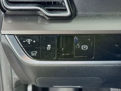 Used 2025 Kia Sportage SX image 10