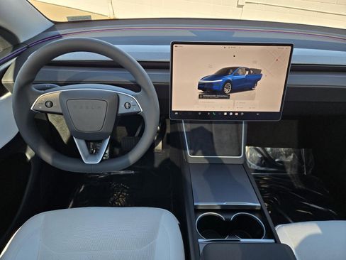 Used 2026 Tesla Model Y Long Range image 8