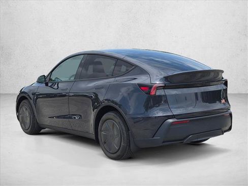 Used 2026 Tesla Model Y AWD image 9