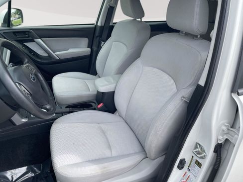 Used 2015 Subaru Forester 2.5i Premium AWD/4WD image 5