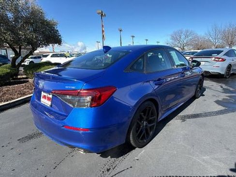 Used 2023 Honda Civic Sport image 4