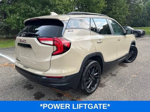 Used 2023 GMC Terrain SLE w/ Driver Convenience Package FWD image 4