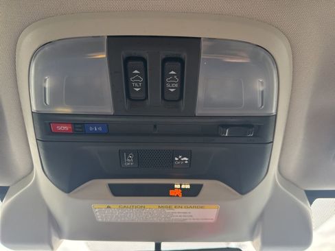 Used 2022 Subaru Crosstrek 2.5i Sport w/ Moonroof Package image 35